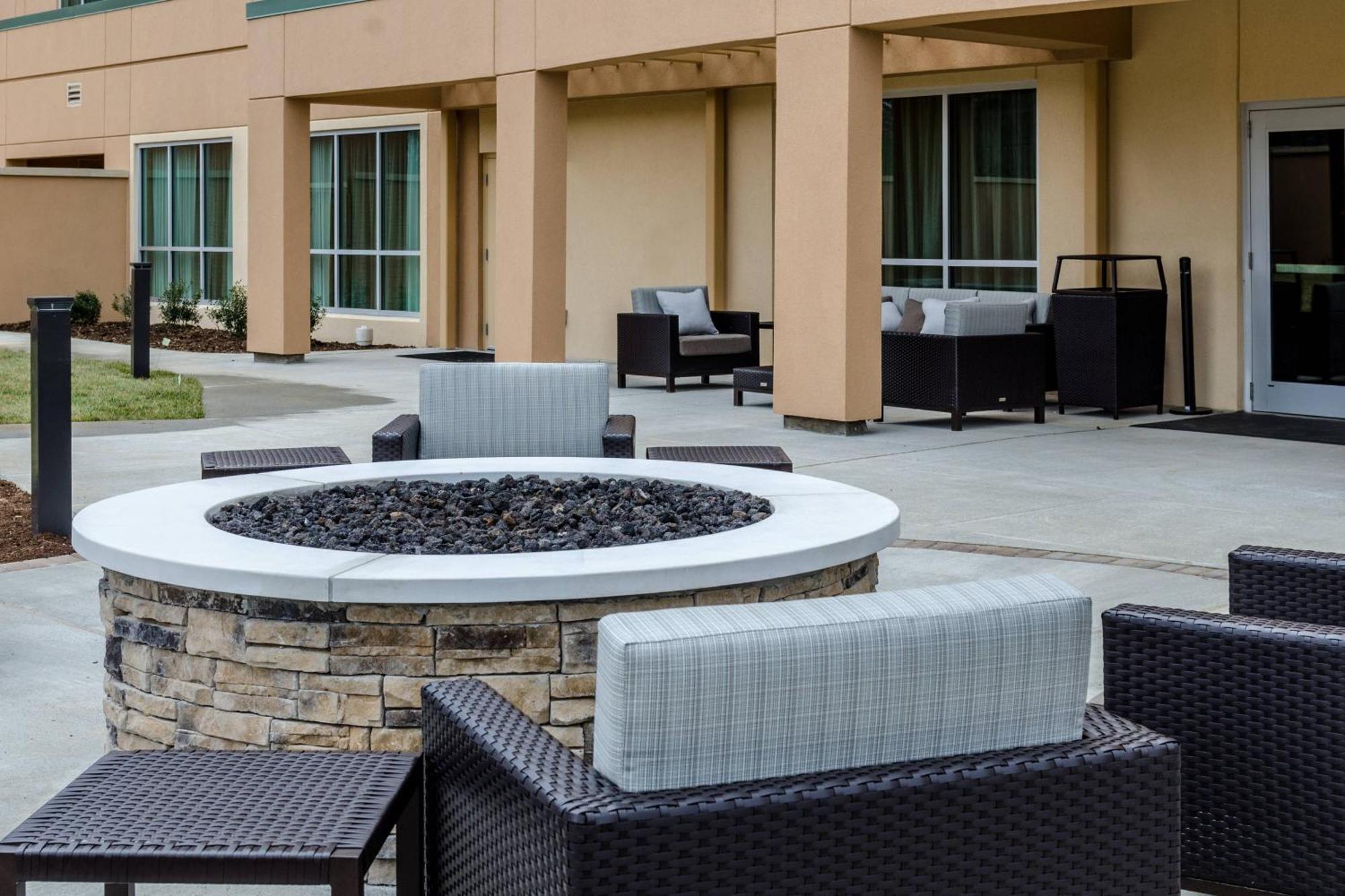 Courtyard By Marriott Сомерсет Екстер'єр фото